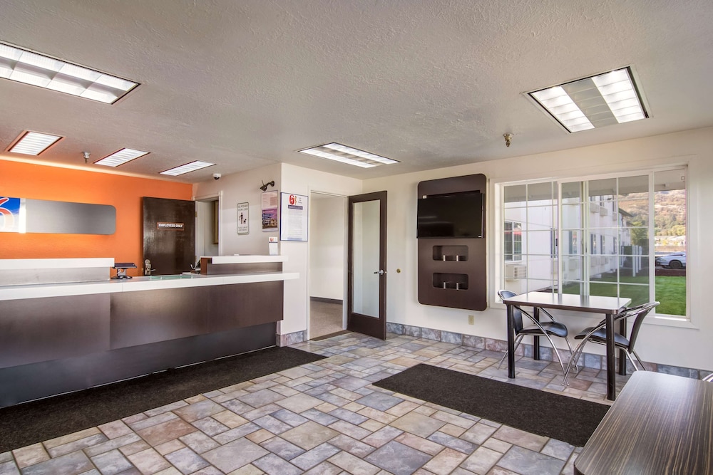 motel 6 the dalles or