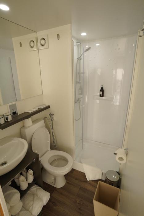 bab al nojoum hudayriyat camp