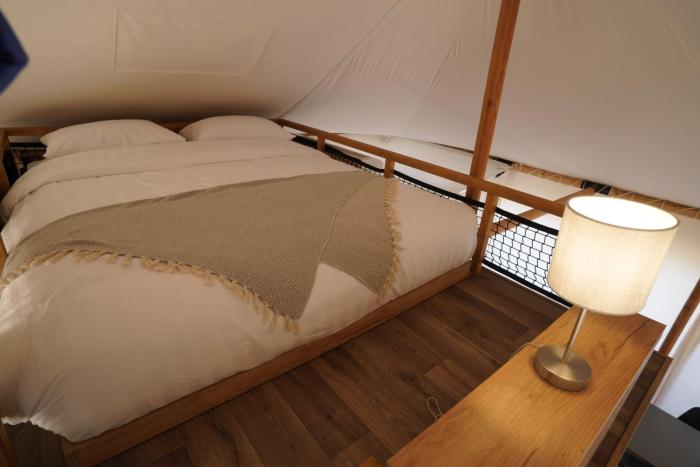 bab al nojoum hudayriyat camp