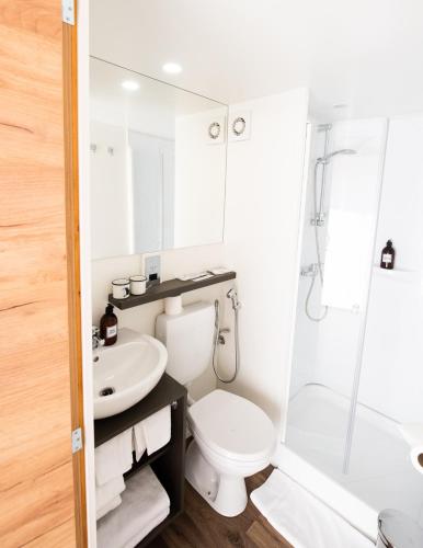 bab al nojoum hudayriyat camp