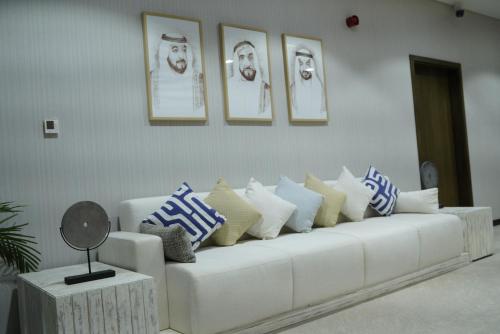 bab al nojoum hudayriyat camp