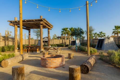 bab al nojoum hudayriyat camp