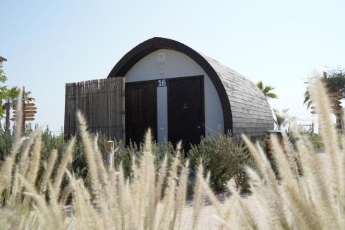 bab al nojoum hudayriyat camp