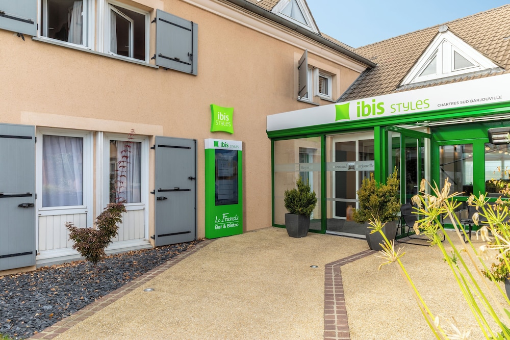 ibis styles chartres sud barjouville
