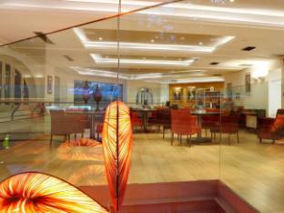 The Excelsior Small Luxury Hotels Of The World,Near Aristotelous Square,5 star
