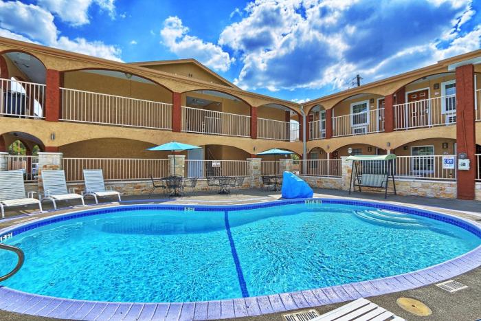 econo lodge austin south