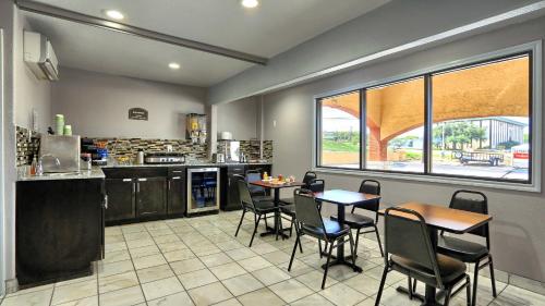 econo lodge austin south