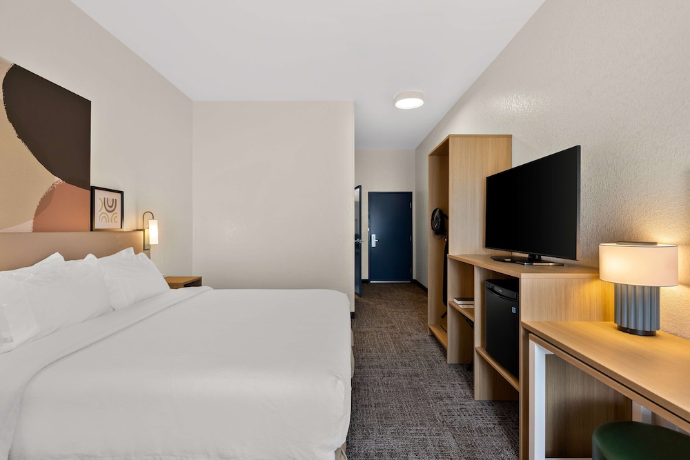 spark by hilton tifton