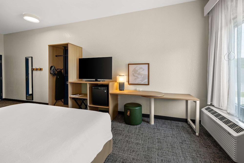 spark by hilton tifton