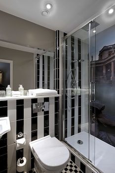francis hotel bath