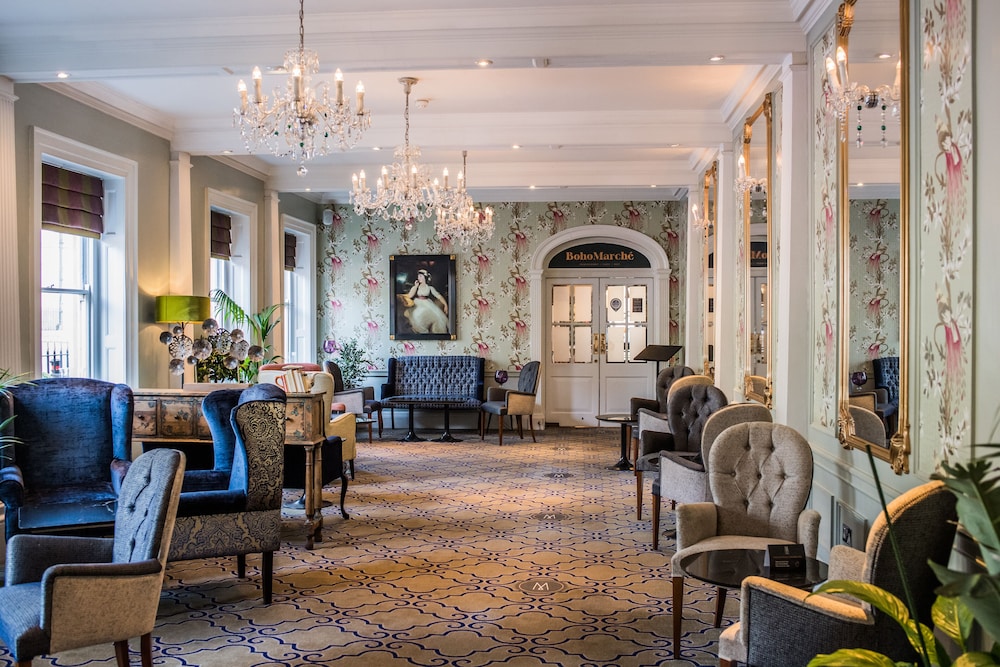 francis hotel bath