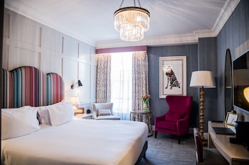 francis hotel bath