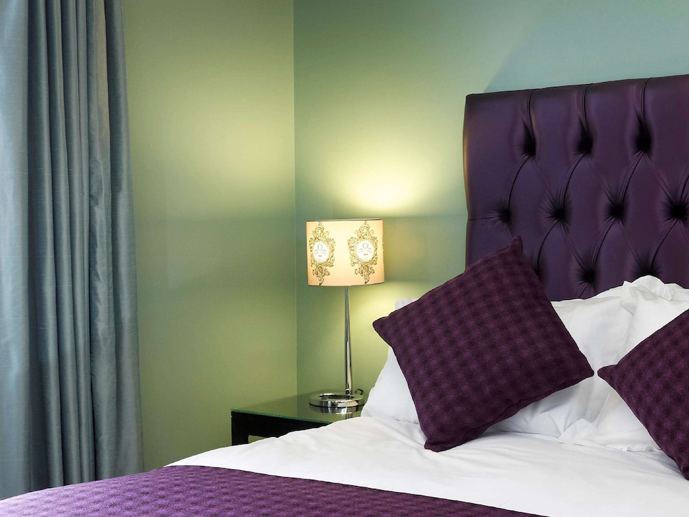 francis hotel bath