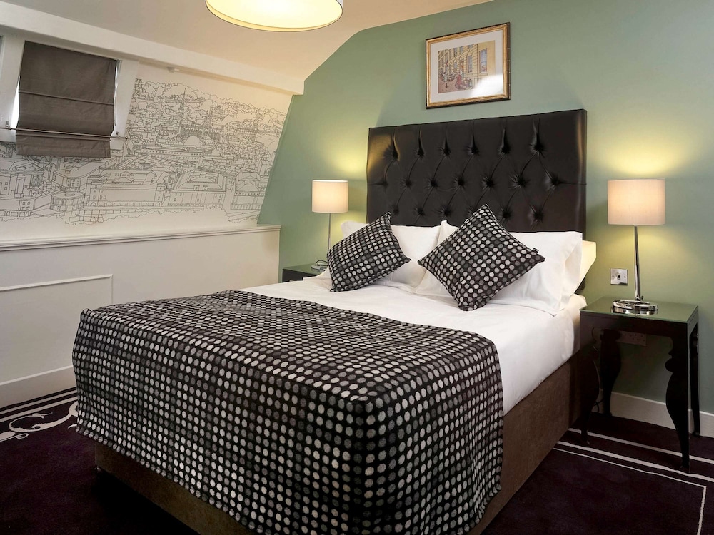 francis hotel bath
