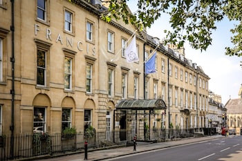 francis hotel bath