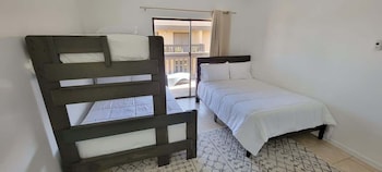 Tiki 1 Bedroom Home By Redawning,6608 Padre Blvd,4 star