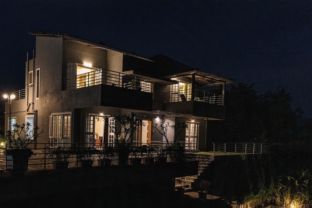 cosmicstays greystone villa mountain view and dam