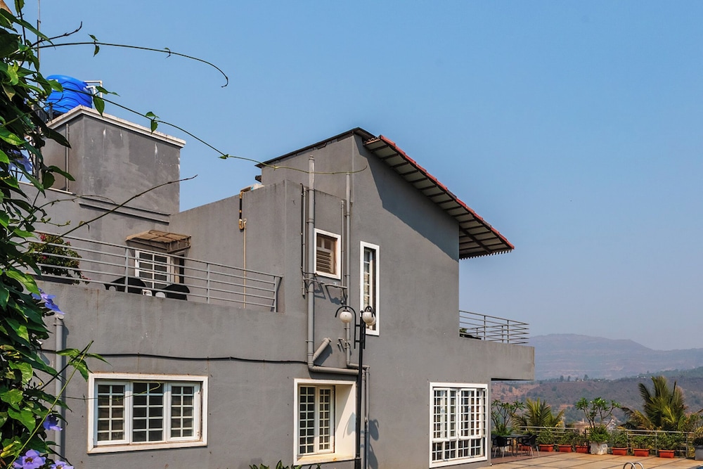 cosmicstays greystone villa mountain view and dam