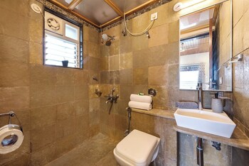 cosmicstays greystone villa mountain view and dam