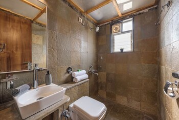 cosmicstays greystone villa mountain view and dam