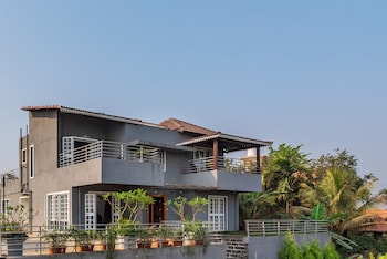 cosmicstays greystone villa mountain view and dam