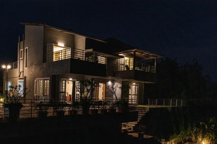 cosmicstays greystone villa mountain view and dam