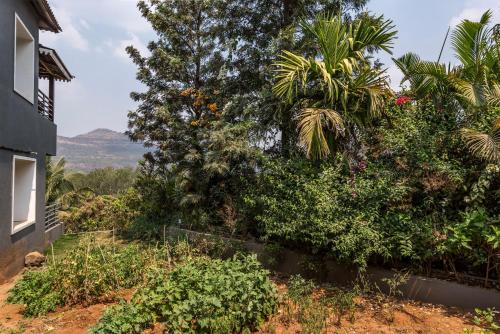 Cosmicstays Greystone Villa Mountain View & Dam,,3 star