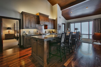 Premium One Bedroom Townhouse 1 Apartment Hotel By Redawning,7700 Stein Way,4 star