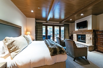 Luxury Four Bedroom Suite With Three Hot Tubs 4 Apartment Hotel By Redawning,7700 Stein Way,4 star