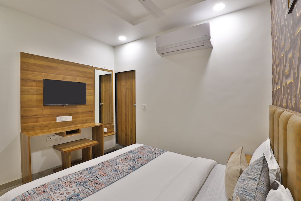 hotel red rose guest house