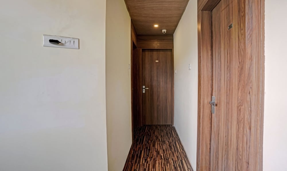 new harshita inn by glitz hotel