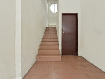Hotel O Villa De Rose,,2 star
