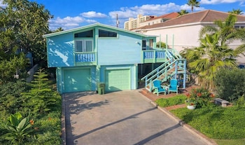 Caribbean Vibes House 3 Bedroom Home By Redawning,One26 E Carolyn Dr,4 star