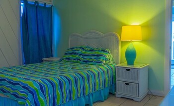 Caribbean Vibes House 3 Bedroom Home By Redawning,One26 E Carolyn Dr,4 star