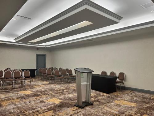 holiday inn toronto airport east by ihg