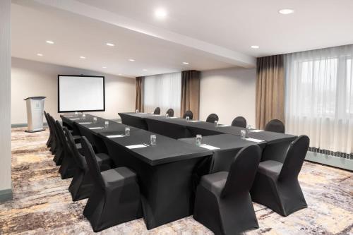 holiday inn toronto airport east by ihg