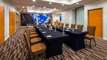 best western premier toronto airport carlingview hotel