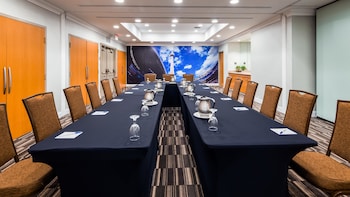 best western premier toronto airport carlingview hotel