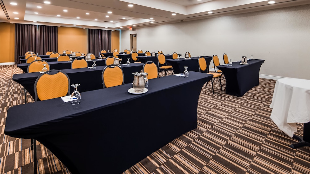 best western premier toronto airport carlingview hotel