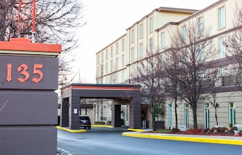 best western premier toronto airport carlingview hotel