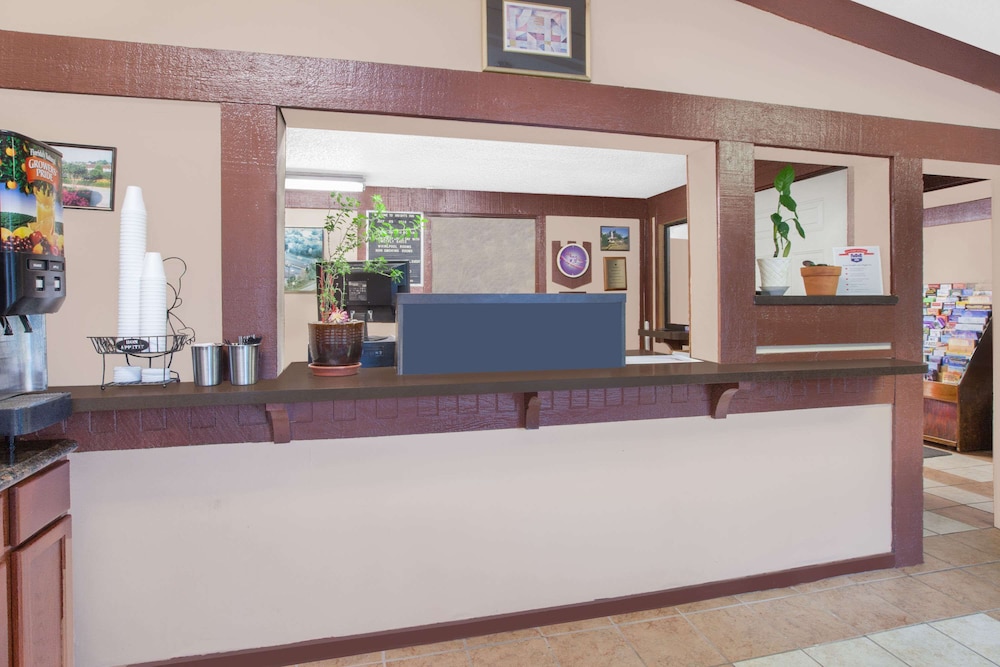 knights inn battle creek