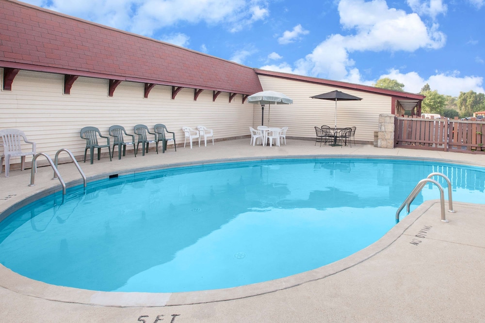 knights inn battle creek