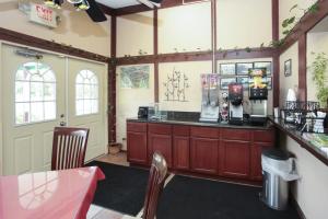 knights inn battle creek