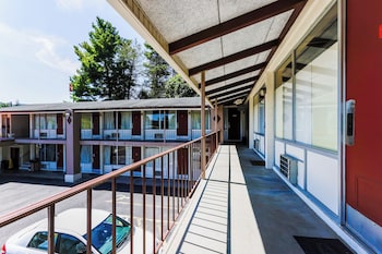 Edyn Hotel By Townhouse Wytheville Us 52,,2 star