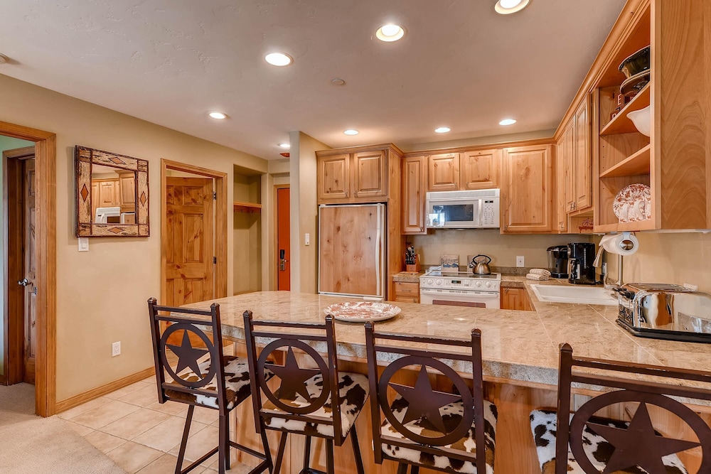 westwind 202 2bd 2ba plat condo