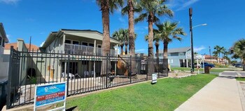 bahama mama house