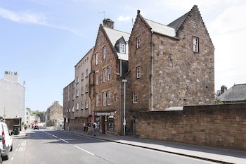 joivy contemporary royal mile apartment w balcony