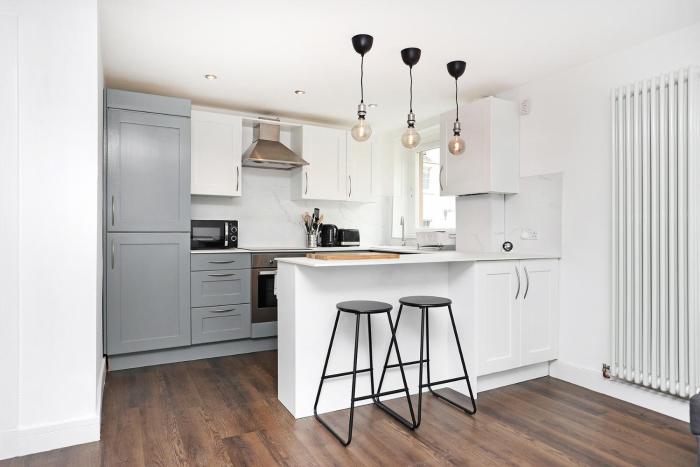 joivy contemporary royal mile apartment w balcony