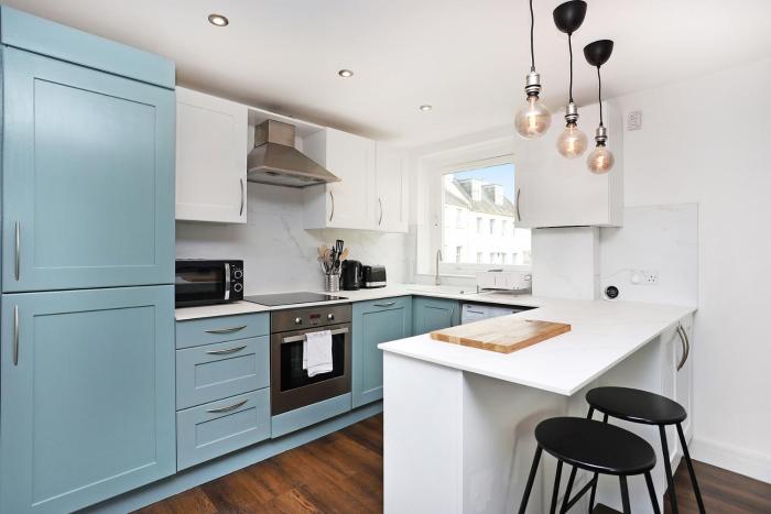 joivy contemporary royal mile apartment w balcony