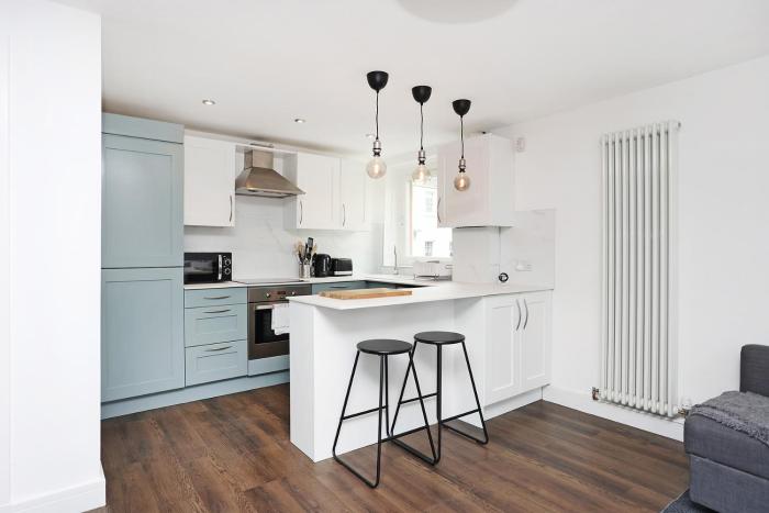 joivy contemporary royal mile apartment w balcony